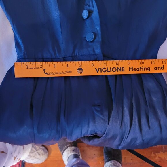 Vintage 1950s Navy blue dress with velvet collar - Picture 7 of 11